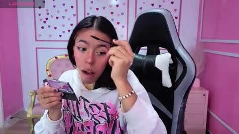 Stephania online show from December 19, 2025, 11:50 am