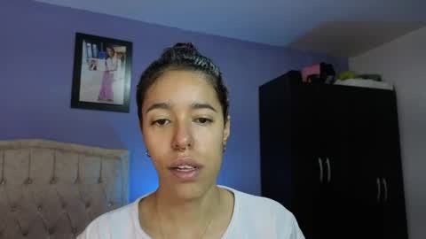 Stephania online show from May 15, 2026, 12:56 pm