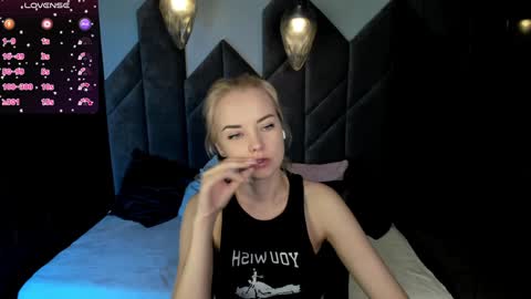Snapshot of stephanie_sea chatting on February 5, 2025, 8:54 am Stephanie Sea online show from February 5, 2025, 8:54 am