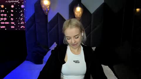 Snapshot of stephanie_sea chatting on February 10, 2025, 1:55 pm Stephanie Sea online show from February 10, 2025, 1:55 pm
