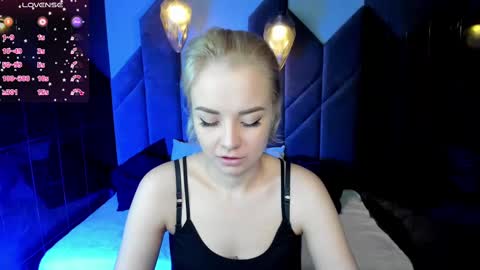 Snapshot of stephanie_sea chatting on February 25, 2025, 7:25 pm Stephanie Sea online show from February 25, 2025, 7:25 pm