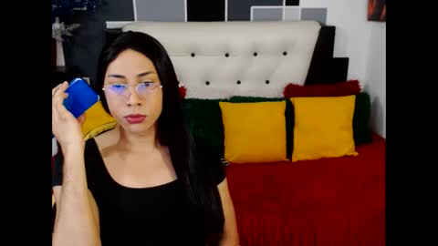 stephanieparadis online show from April 15, 2026, 1:18 pm