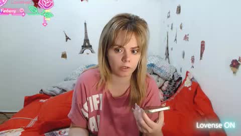 Stephanie   online show from December 4, 2025, 11:08 am