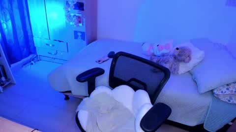 Stephanie  online show from March 4, 2025, 1:23 am