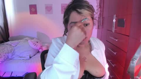 Stephanie  online show from September 12, 2025, 7:58 pm