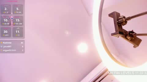 Stephany  online show from March 5, 2025, 7:49 pm