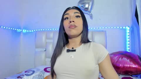 Snapshot of stephany_doll_ chatting on February 1, 2026, 4:00 am Anny online show from February 1, 2026, 4:00 am