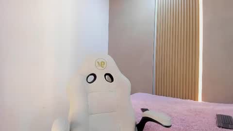 Snapshot of stephany_summer chatting on June 29, 2026, 8:09 pm Stephany online show from June 29, 2026, 8:09 pm
