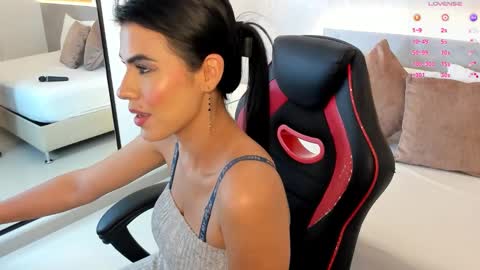 S T E P H A N Y A online show from October 23, 2025, 7:34 pm