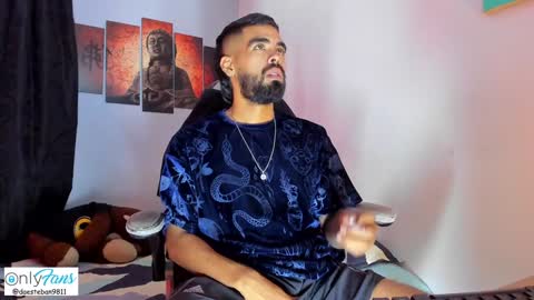 Snapshot of stephenbrown_ chatting on December 31, 2024, 8:02 pm    ................     online show from December 31, 2024, 8:02 pm