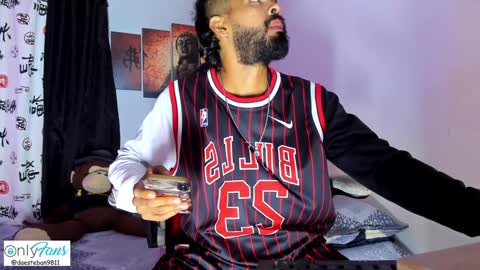 Snapshot of stephenbrown_ chatting on January 7, 2025, 11:35 pm    ................     online show from January 7, 2025, 11:35 pm