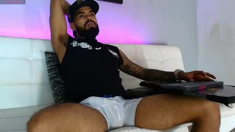 Snapshot of stephenbrown_ chatting on February 17, 2025, 6:31 am    ................     online show from February 17, 2025, 6:31 am