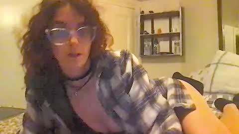 Snapshot of stephielynnnnn chatting on April 6, 2026, 1:14 am stephielynnnnn online show from April 6, 2026, 1:14 am