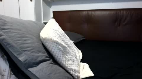 Snapshot of stevenpit chatting on August 3, 2026, 5:38 pm stevenpit online show from August 3, 2026, 5:38 pm
