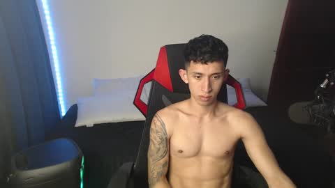 Snapshot of stevensex501 chatting on January 4, 2025, 1:10 am steven online show from January 4, 2025, 1:10 am