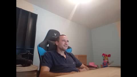 Snapshot of stickolive1 chatting on September 9, 2025, 7:35 pm stickolive1 online show from September 9, 2025, 7:35 pm