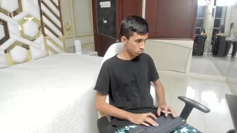 Snapshot of stiilman_hots chatting on February 20, 2025, 12:52 am stiilman_hots online show from February 20, 2025, 12:52 am