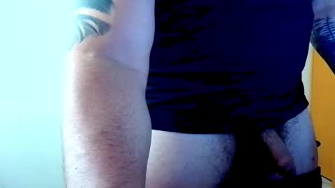 stiven253958 online show from April 15, 2026, 8:31 pm