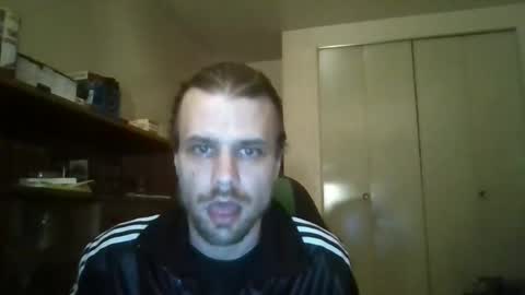 stockingsnfeet online show from April 19, 2026, 12:43 am