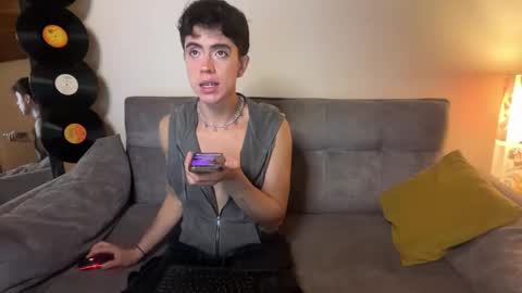 Snapshot of stolas_ying chatting on February 12, 2026, 11:44 pm Stolas online show from February 12, 2026, 11:44 pm