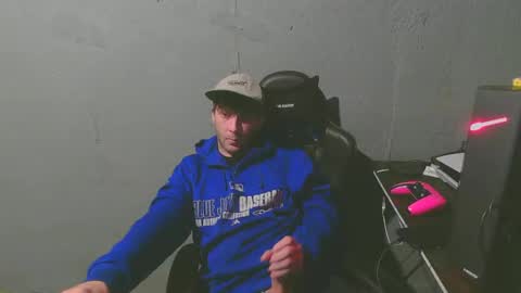 stonedpanda77 online show from January 28, 2025, 5:00 am