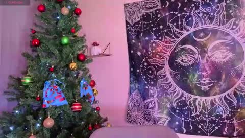 Liz online show from December 21, 2025, 10:17 pm