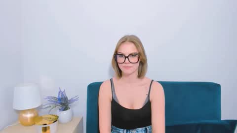 Stormi online show from April 23, 2026, 12:29 pm