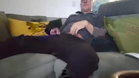 Str8neighbours online show from December 21, 2025, 1:07 pm