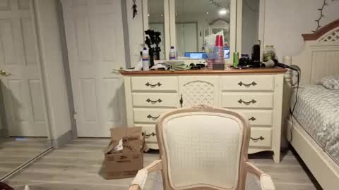 str8whiteboy21 online show from November 28, 2025, 4:53 pm