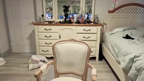 str8whiteboy21 online show from December 13, 2025, 8:14 pm