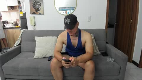 straight__friends online show from May 22, 2026, 2:01 pm