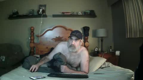 Snapshot of straightbear4you chatting on March 7, 2025, 2:34 pm Straightbear4you online show from March 7, 2025, 2:34 pm