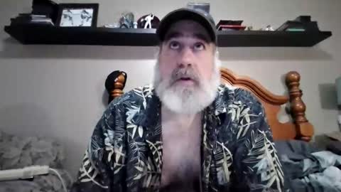 Snapshot of straightbear4you chatting on November 7, 2025, 2:22 am Straightbear4you online show from November 7, 2025, 2:22 am