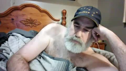 Snapshot of straightbear4you chatting on November 8, 2025, 10:59 am Straightbear4you online show from November 8, 2025, 10:59 am