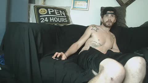 straitpipermann22 online show from October 8, 2025, 6:22 am