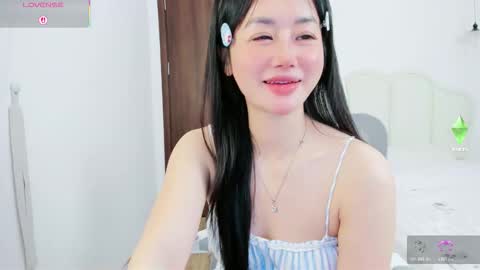 Snapshot of strawberry_loveee chatting on February 13, 2026, 5:03 am strawberry_loveee online show from February 13, 2026, 5:03 am