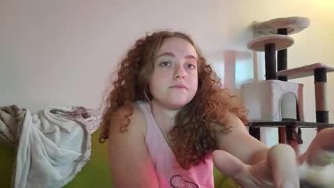 Strawberrylotsacake online show from September 9, 2025, 12:59 pm