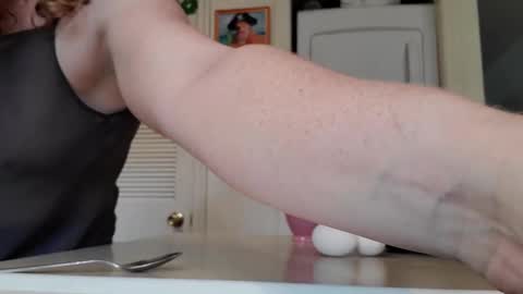 Strawberrylotsacake online show from September 13, 2025, 3:01 pm