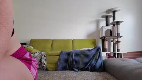 Strawberrylotsacake online show from September 14, 2025, 2:38 pm