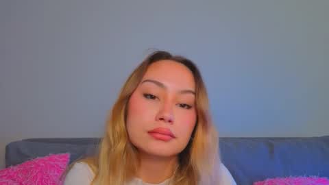 Snapshot of strawberrypie99 chatting on March 17, 2026, 10:40 am Tati and Lola online show from March 17, 2026, 10:40 am