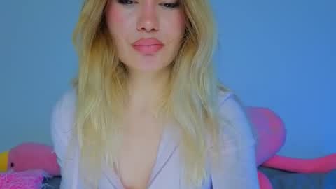 Snapshot of strawberrypie99 chatting on March 28, 2026, 4:34 am Tati and Lola online show from March 28, 2026, 4:34 am