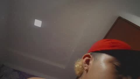 Snapshot of street_poemm_ chatting on February 23, 2026, 3:48 am Street online show from February 23, 2026, 3:48 am