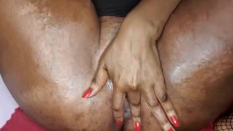 stretchmarksebony online show from February 17, 2026, 10:12 am