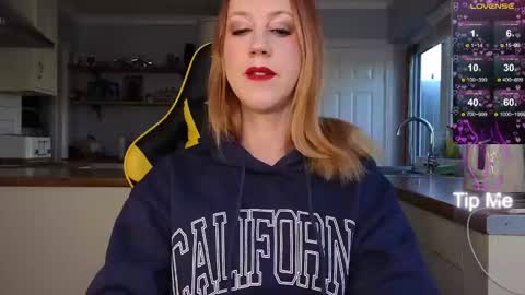 Amorina online show from February 6, 2025, 9:53 am