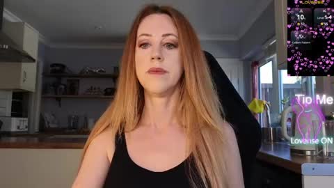 Snapshot of stripmequick chatting on May 1, 2026, 9:36 am Amorina online show from May 1, 2026, 9:36 am