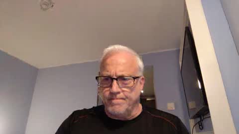 Snapshot of strkgforyou chatting on October 28, 2025, 9:39 pm Stroking For You online show from October 28, 2025, 9:39 pm