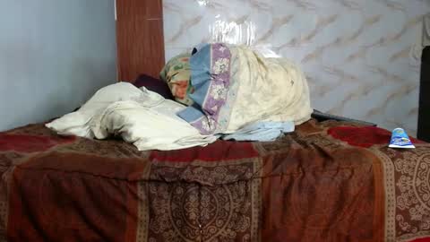 Snapshot of strong_george1 chatting on February 13, 2025, 6:52 am strong_george1 online show from February 13, 2025, 6:52 am