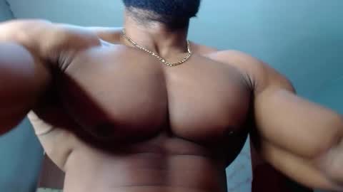 Snapshot of strong_george1 chatting on November 11, 2025, 10:43 pm strong_george1 online show from November 11, 2025, 10:43 pm