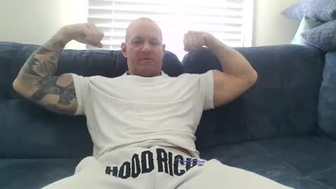 Snapshot of strongandhard073 chatting on October 13, 2025, 2:28 pm StrongAndHard online show from October 13, 2025, 2:28 pm