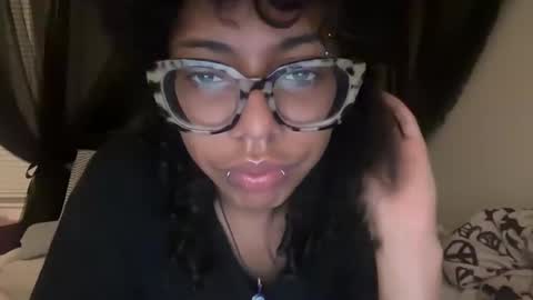 strrwberry online show from March 9, 2026, 5:33 am